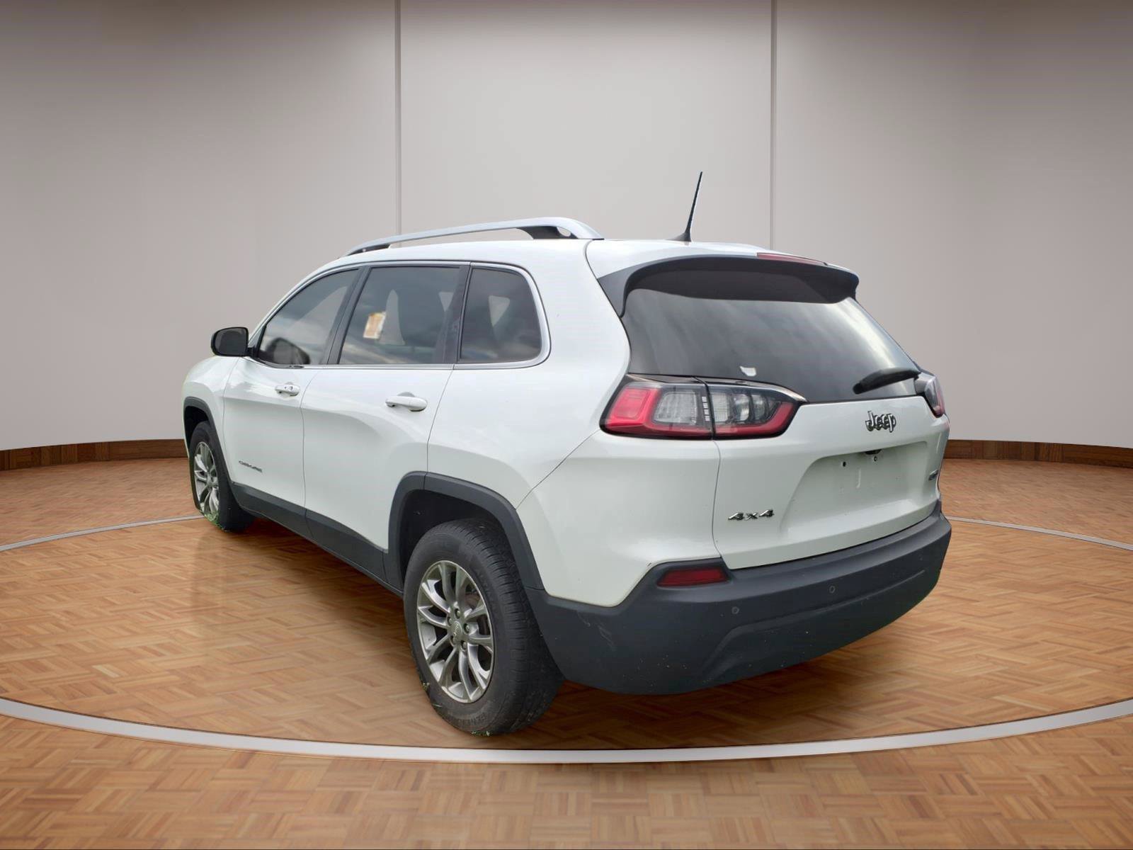 Used 2019 Jeep Cherokee Latitude Plus w/ Comfort/Convenience Group AWD/4WD image 4