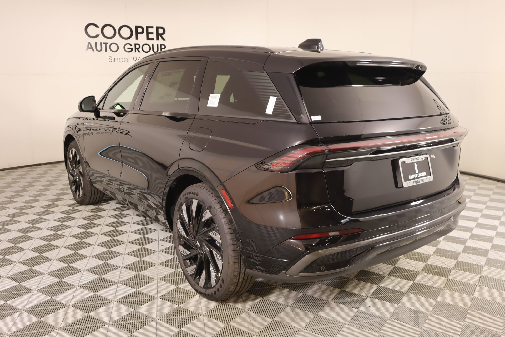 New 2026 Lincoln Nautilus Reserve w/ Jet Appearance Package AWD/4WD image 25