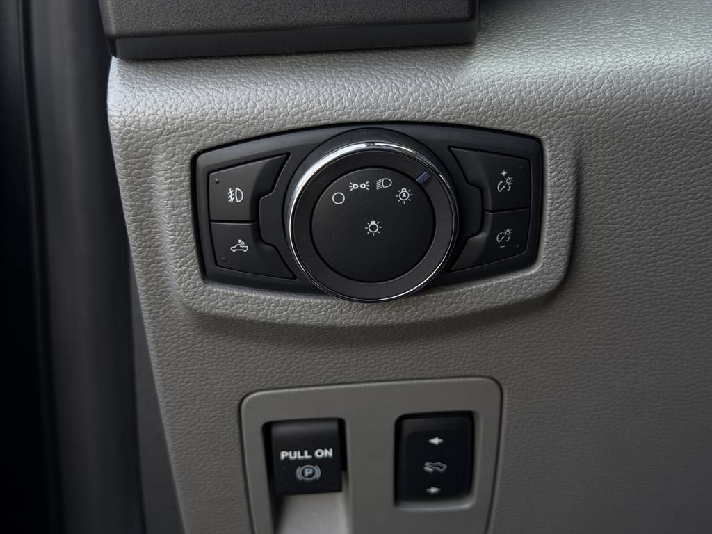 Used 2019 Ford F150 XLT w/ Equipment Group 302A Luxury AWD/4WD image 23