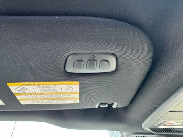 Used 2022 Ford F150 Lariat w/ Equipment Group 502A High image 33