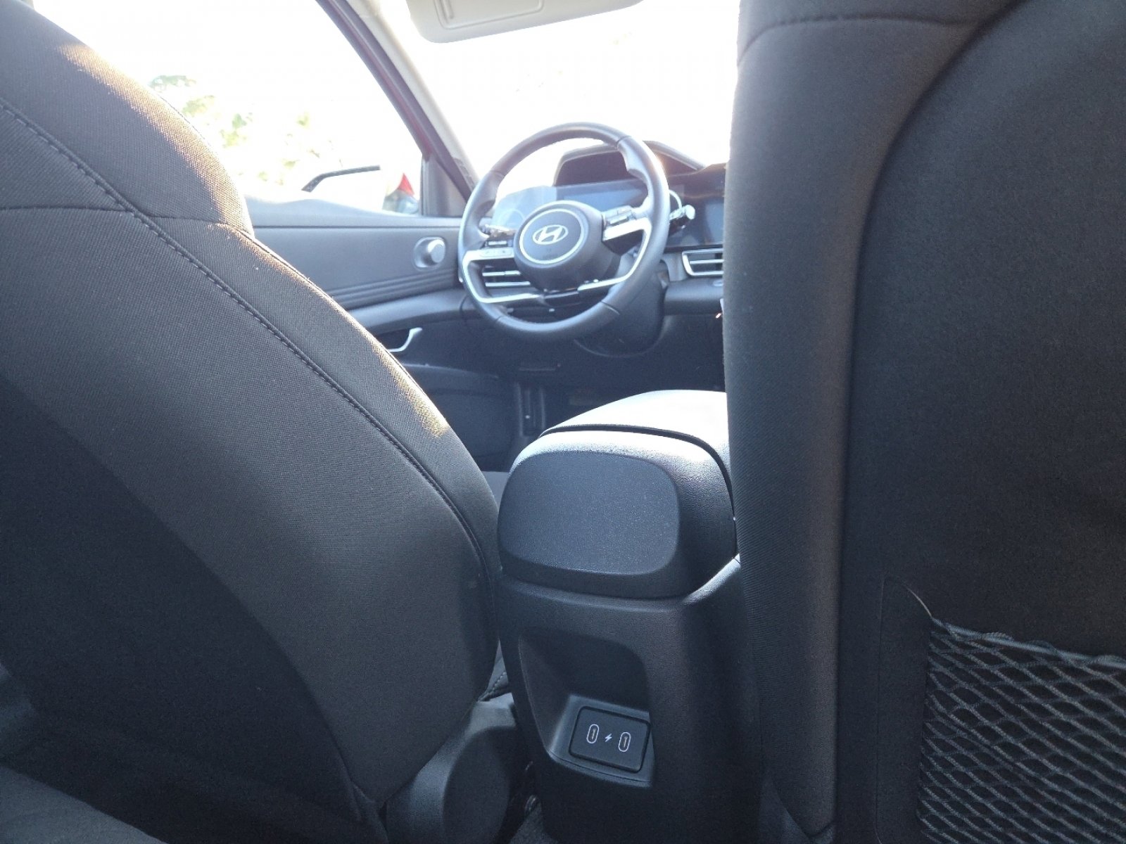 Used 2025 Hyundai Elantra SEL image 25