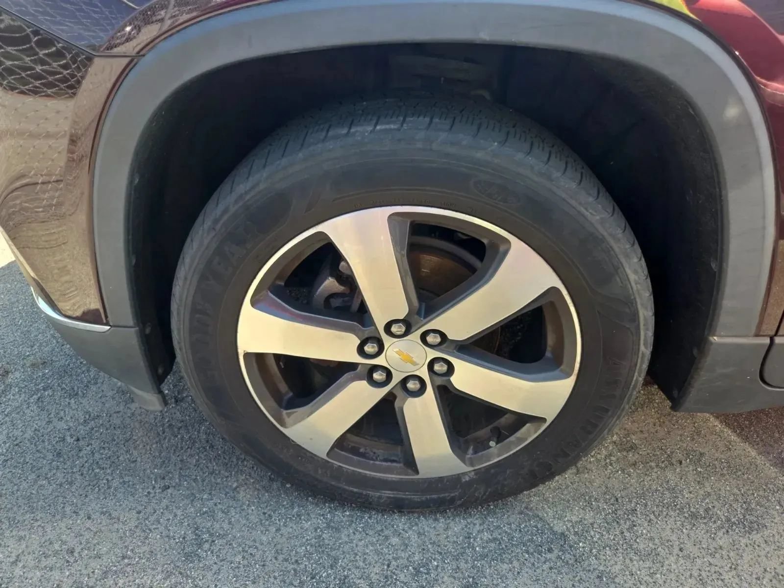 Used 2018 Chevrolet Traverse LT FWD image 11