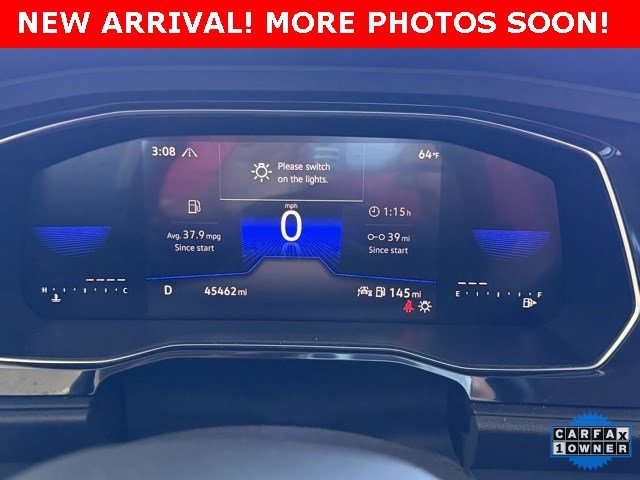 Used 2024 Volkswagen Jetta SE image 9