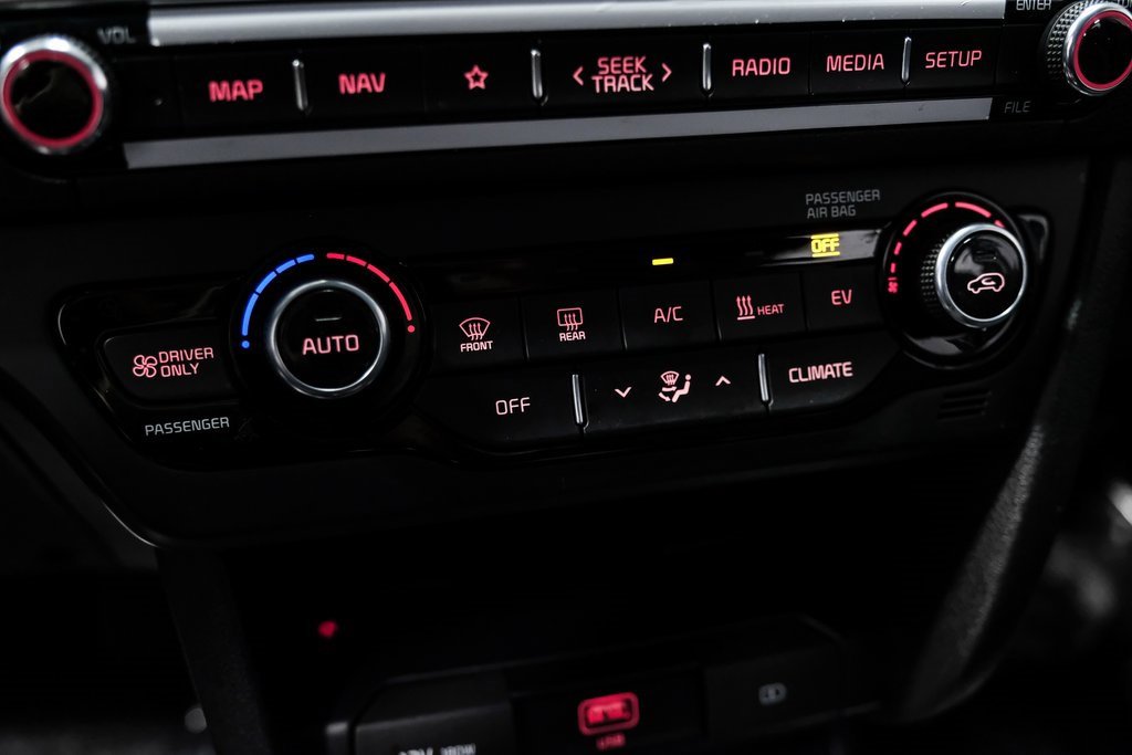 Used 2022 Kia Niro EX image 30