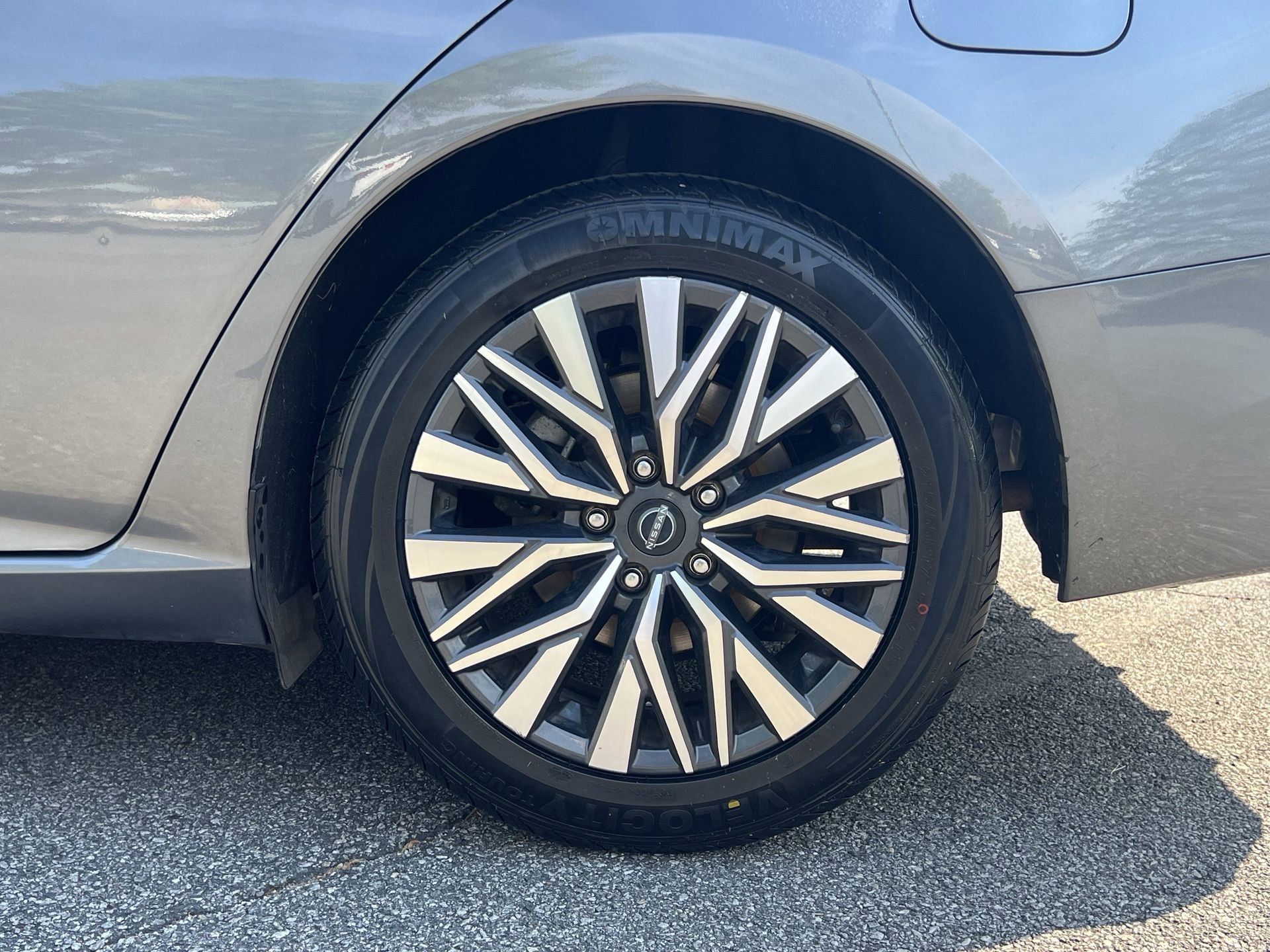 Used 2024 Nissan Altima 2.5 SV FWD image 29