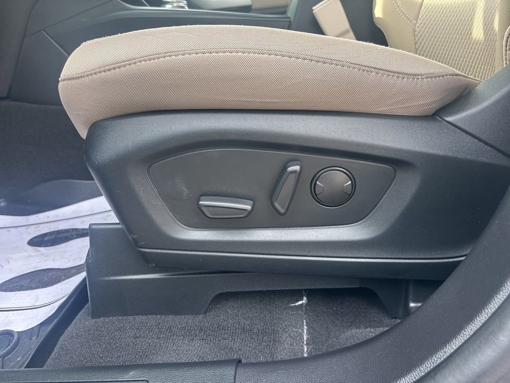 Used 2022 Ford Explorer XLT image 17