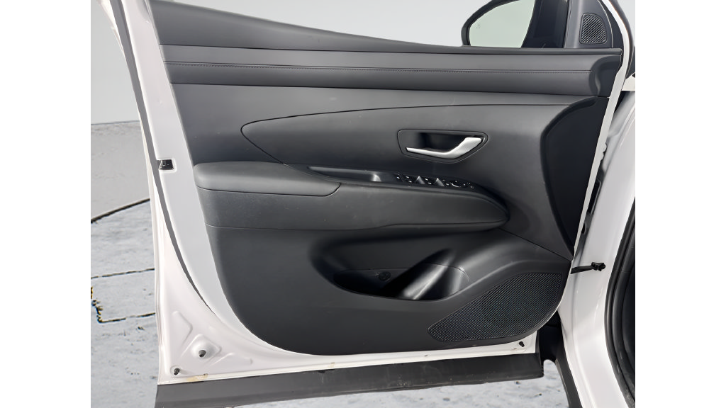 Used 2025 Hyundai Santa Cruz SEL FWD image 9