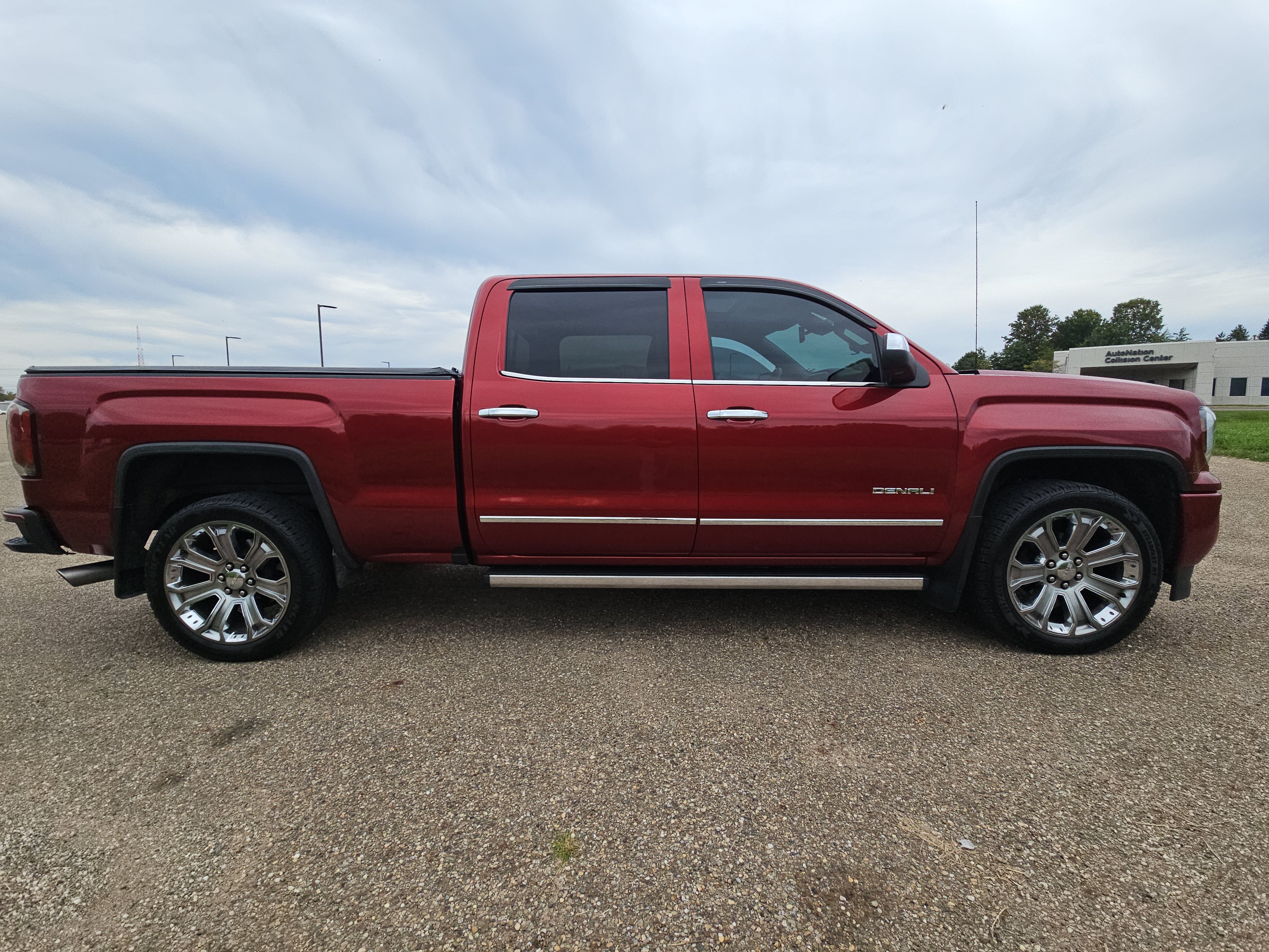 Used 2018 GMC Sierra 1500 Denali w/ Denali Ultimate Package AWD/4WD image 3