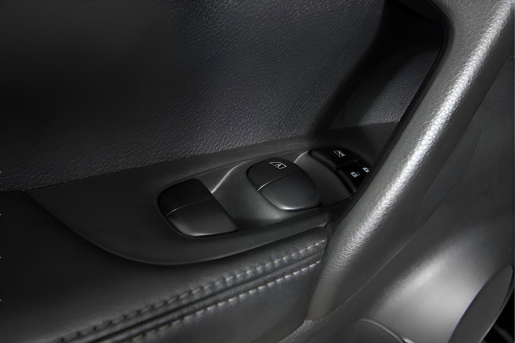 Used 2022 Nissan Rogue Sport SV w/ Technology Package image 10