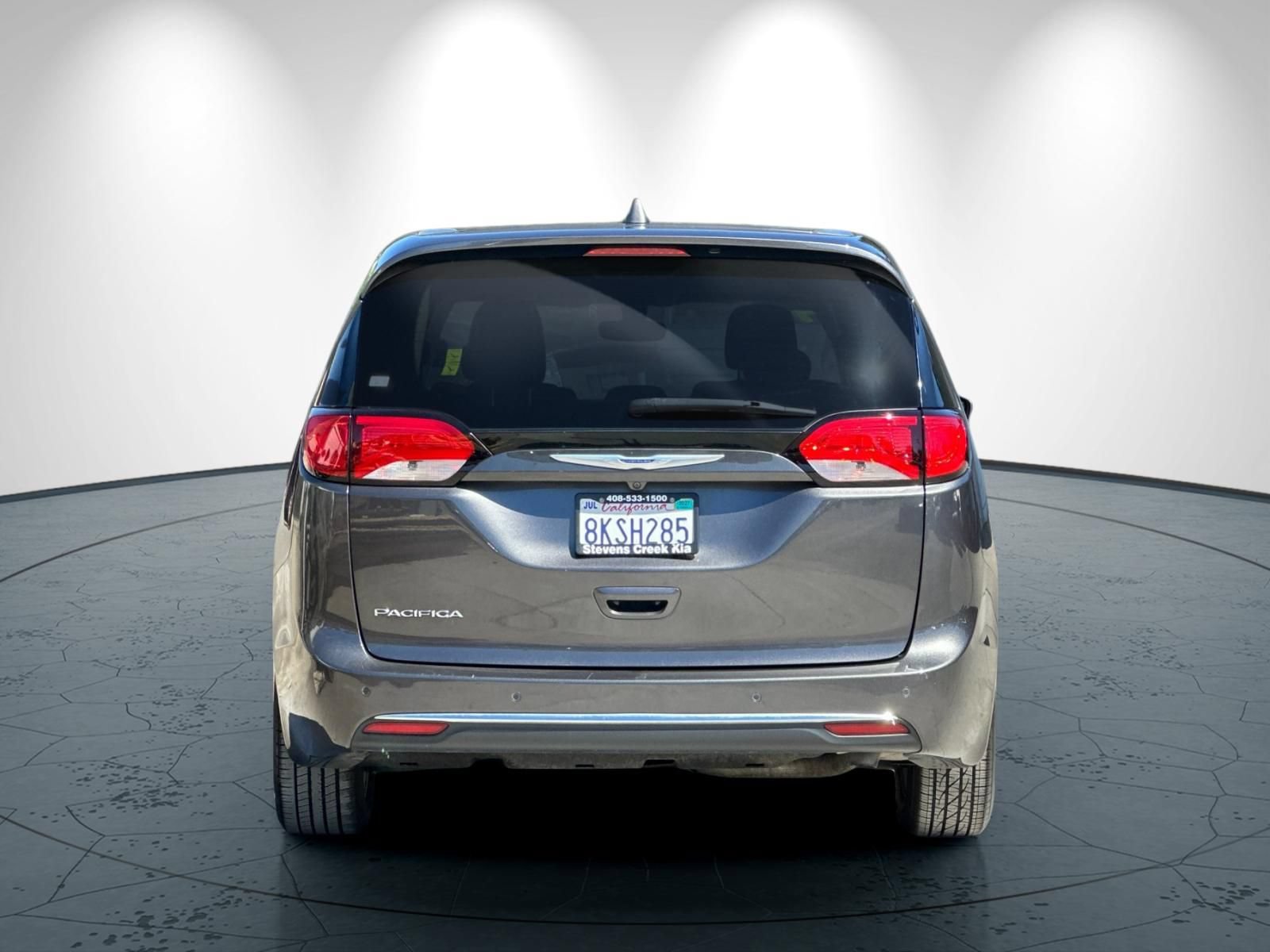 Used 2019 Chrysler Pacifica Touring Plus w/ Tire & Wheel Group FWD image 5