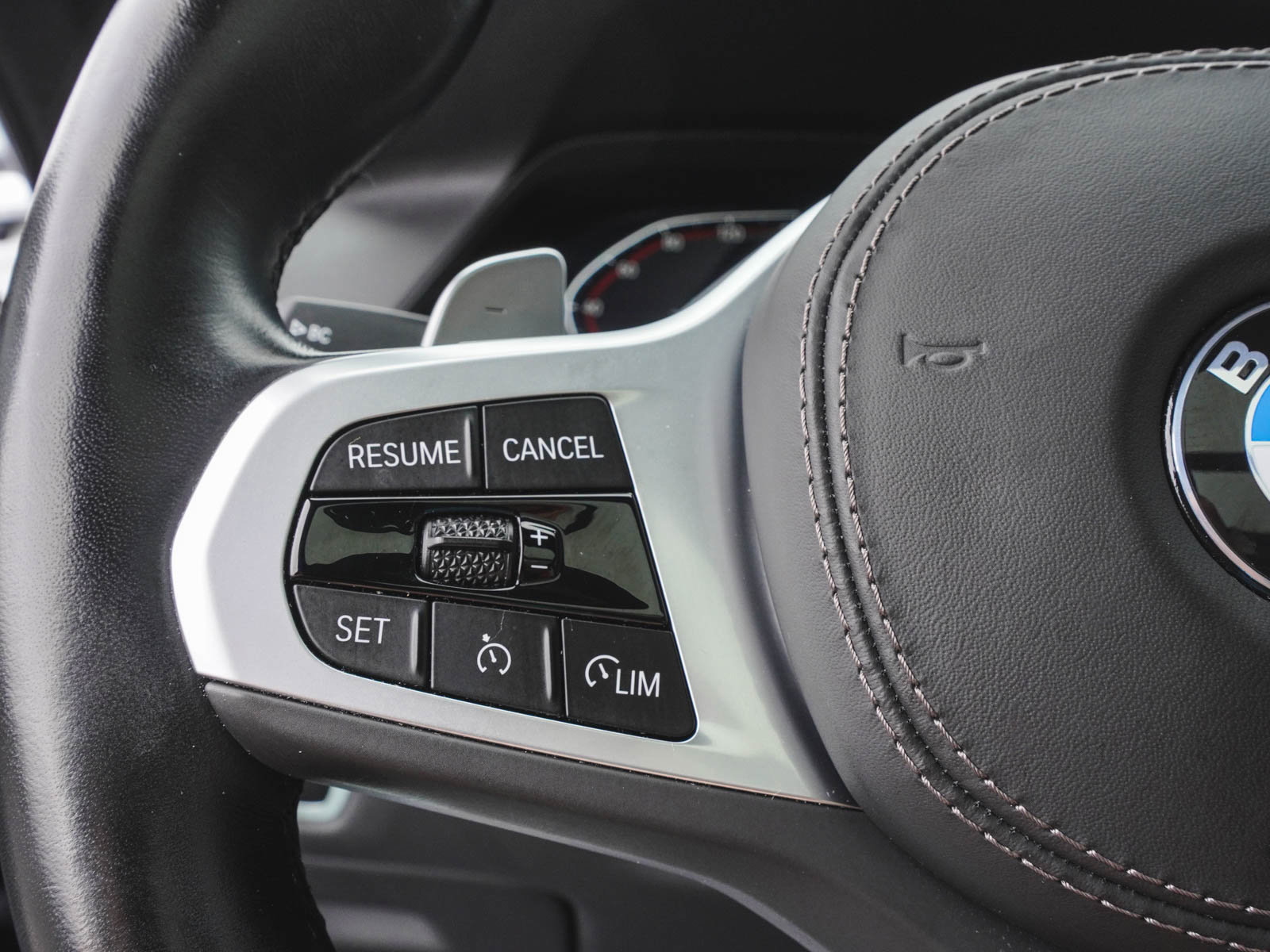 Used 2023 BMW X6 xDrive40i w/ M Sport Package image 22