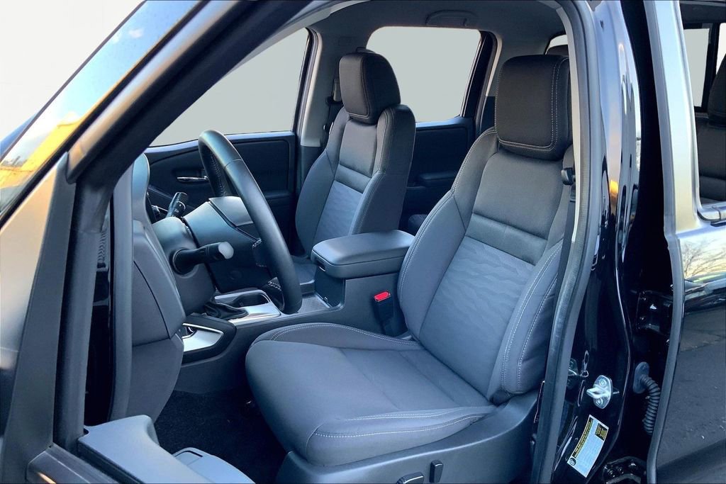 Used 2023 Nissan Frontier SV image 15