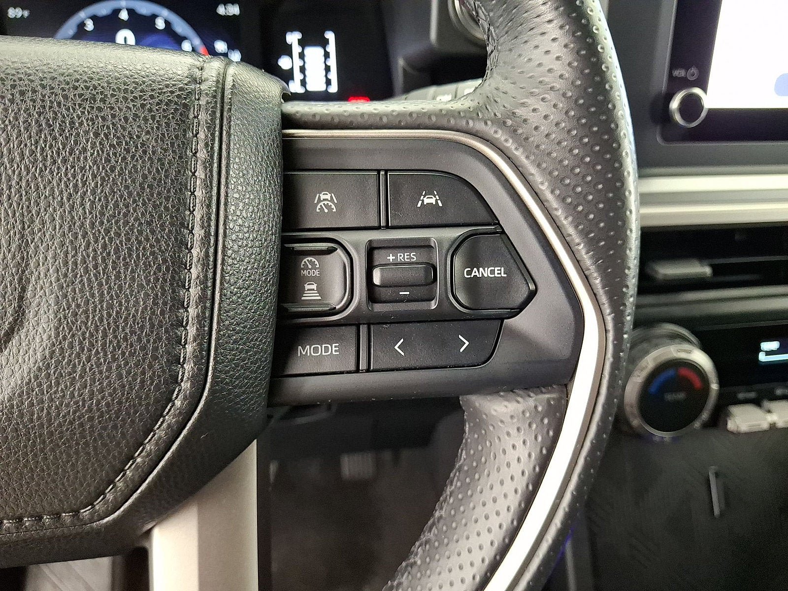 Certified 2025 Toyota 4Runner SR5 AWD/4WD image 10