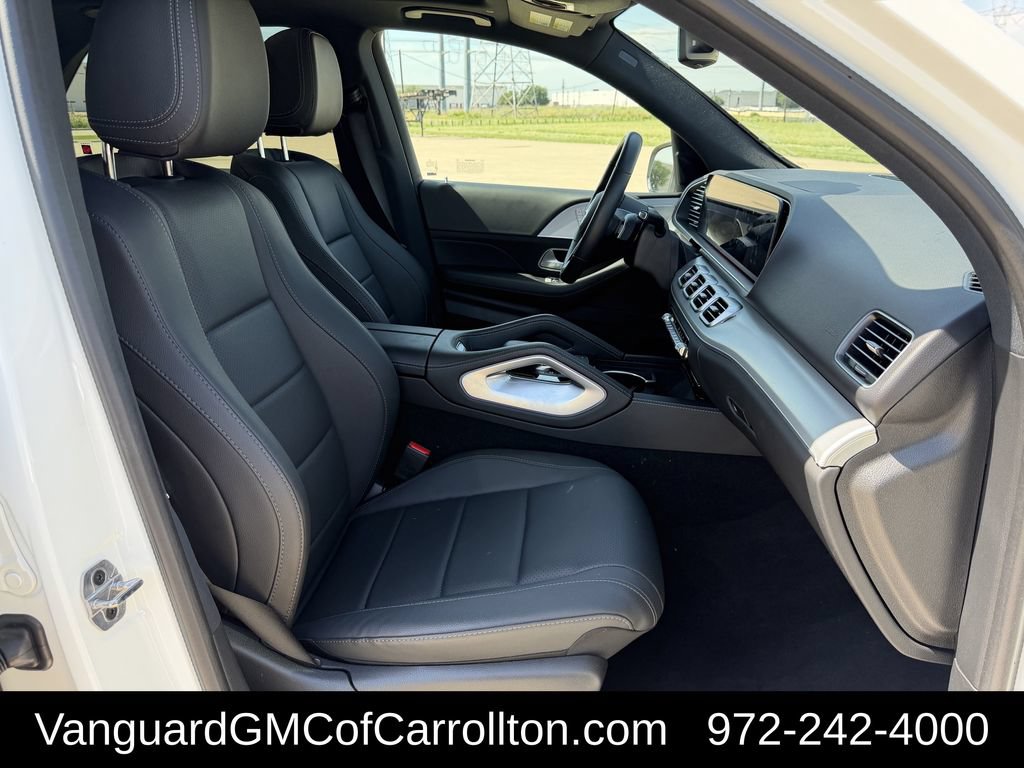 Used 2025 Mercedes-Benz GLE 350 4MATIC w/ Driver Assistance Package image 31