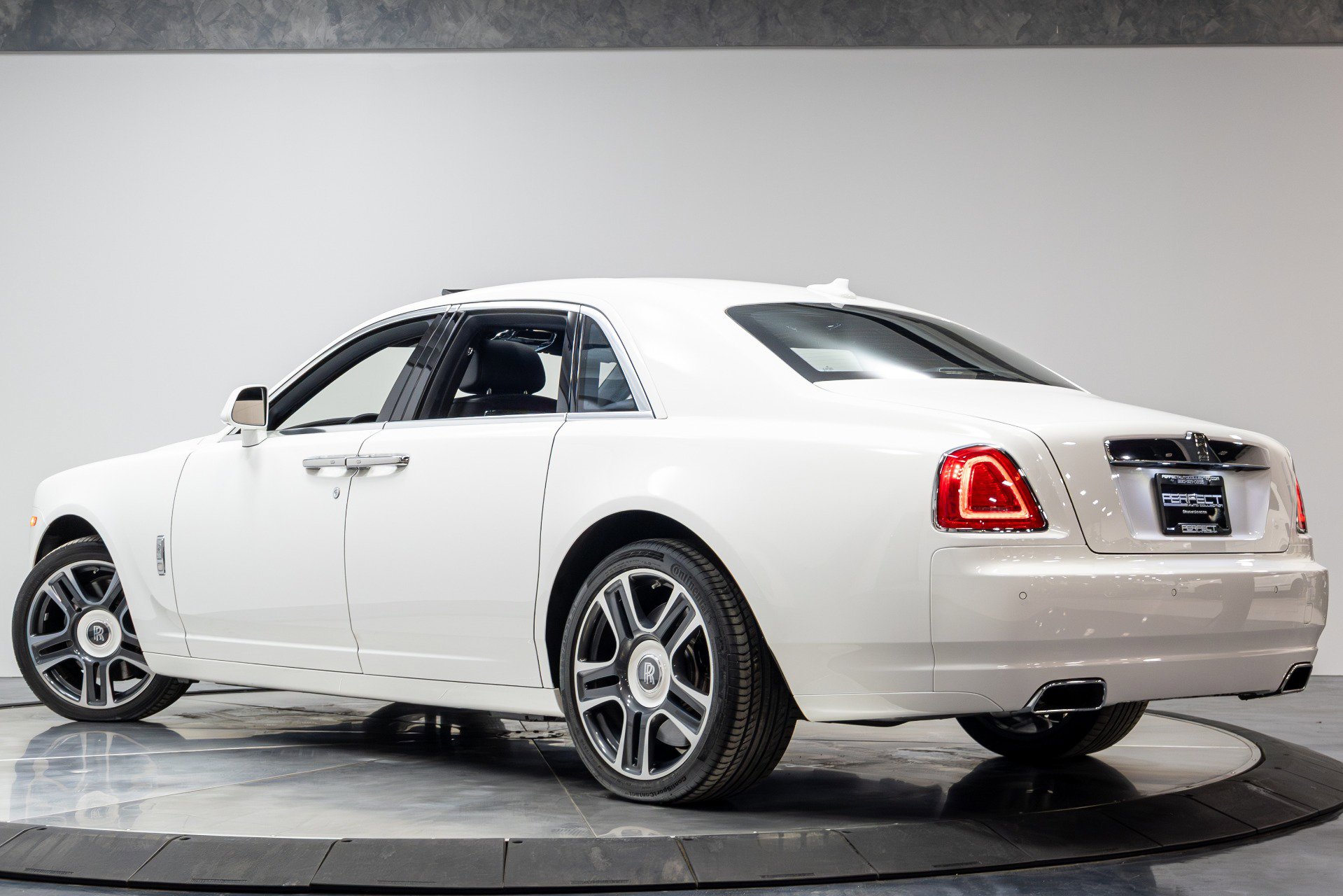 Used 2016 Rolls-Royce Ghost image 66