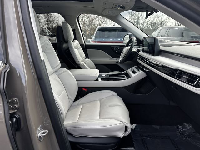 Certified 2025 Lincoln Aviator Reserve w/ Equipment Group 201A image 34
