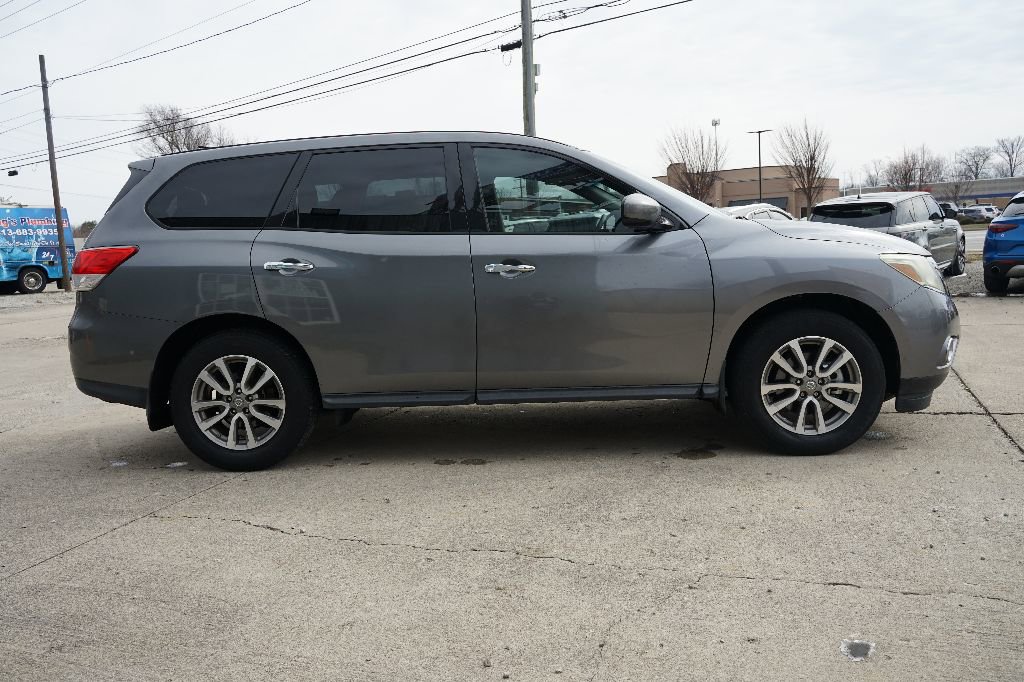 Used 2015 Nissan Pathfinder S image 4