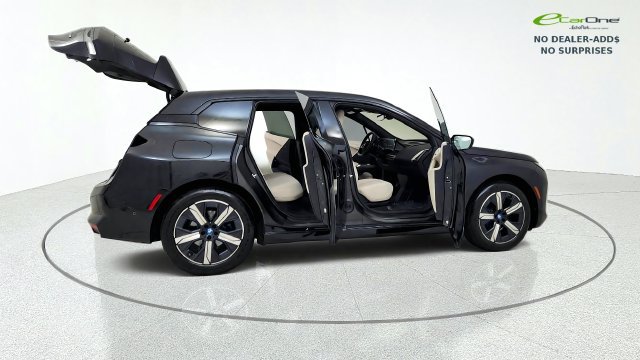 Used 2024 BMW iX xDrive50 w/ Premium Package AWD/4WD image 21