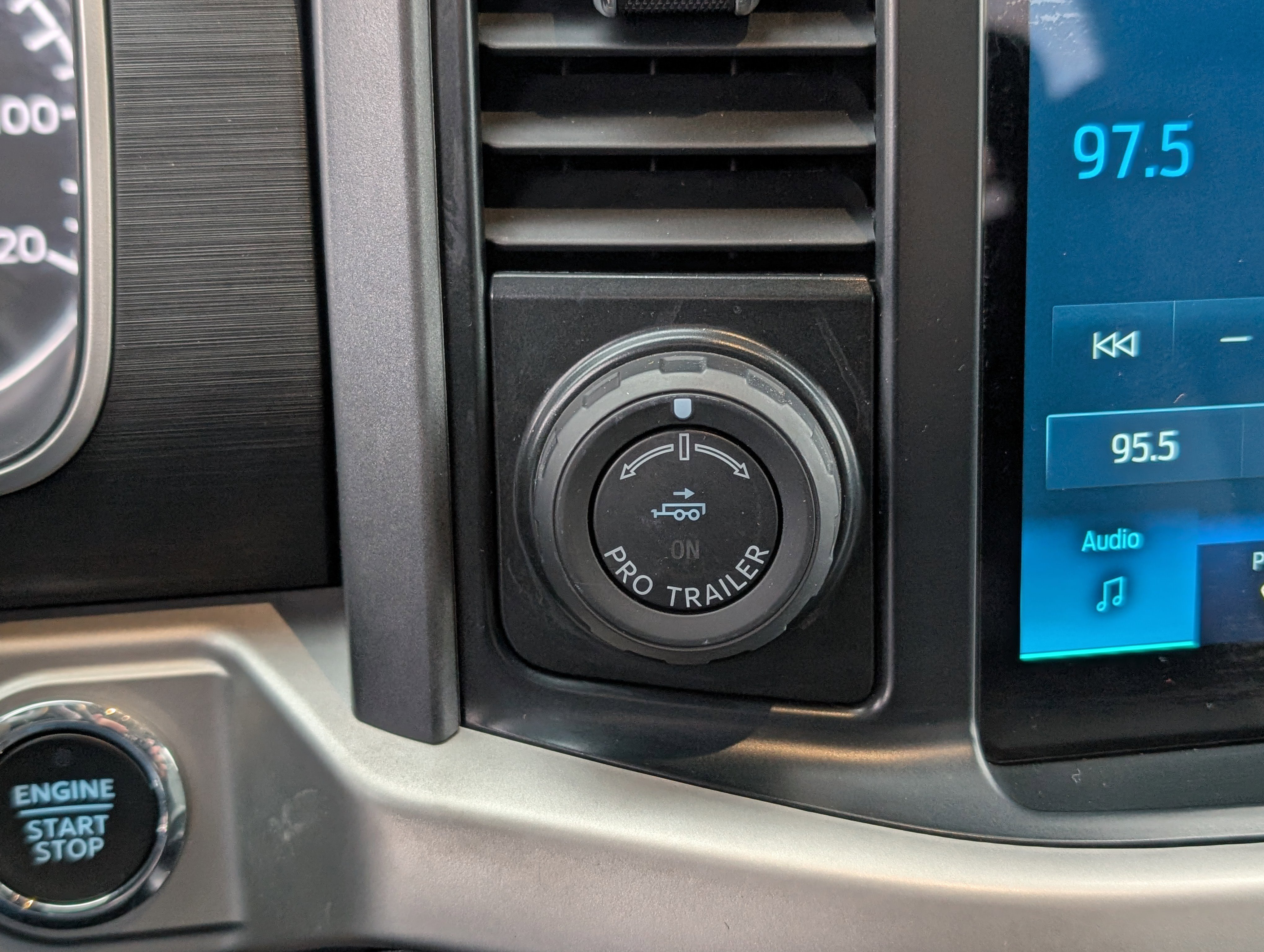 Certified 2022 Ford F150 XLT w/ Equipment Group 302A High image 23