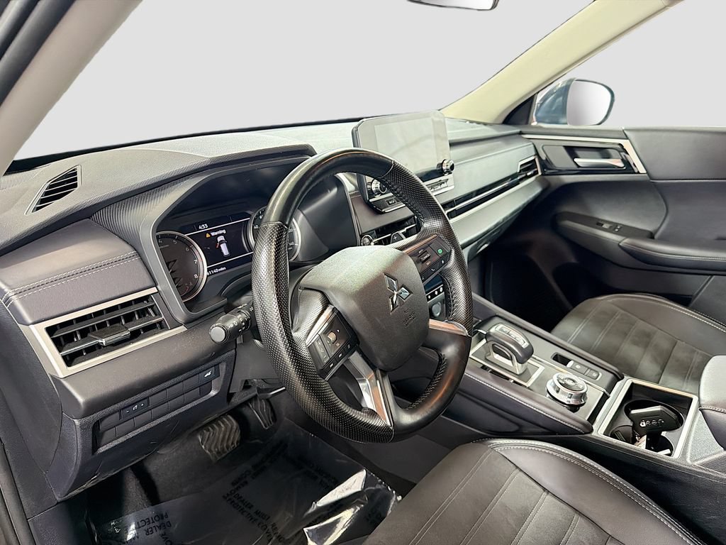 Used 2024 Mitsubishi Outlander SE AWD/4WD image 11