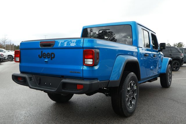 New 2026 Jeep Gladiator Sahara image 6