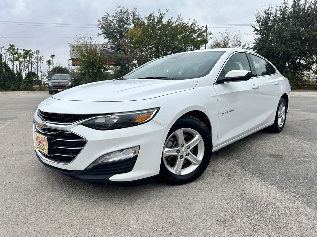 Used 2024 Chevrolet Malibu LT image 1