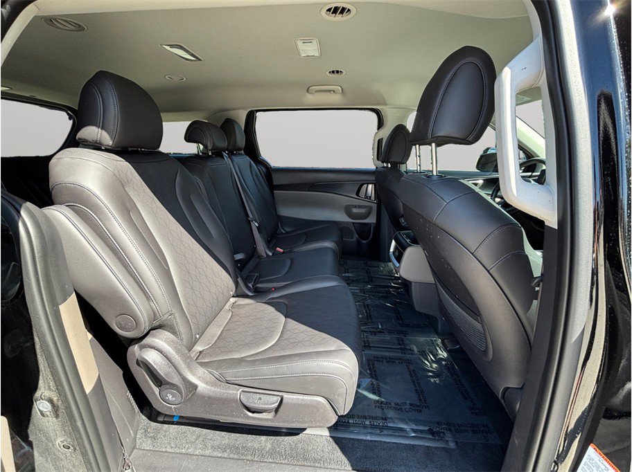 Used 2026 Kia Carnival LXS Hybrid FWD image 39