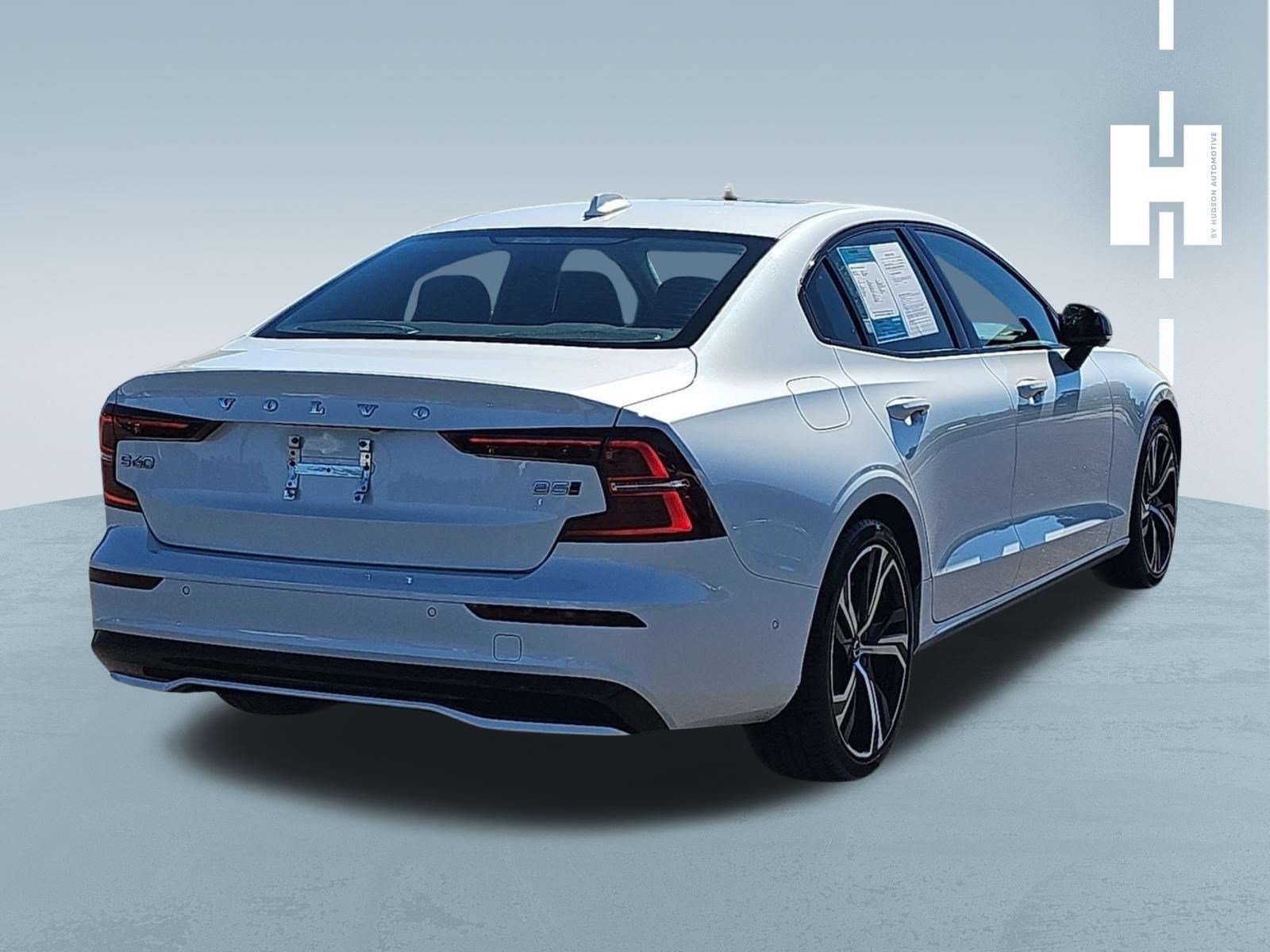 Used 2024 Volvo S60 B5 Ultimate w/ Climate Package AWD/4WD image 4
