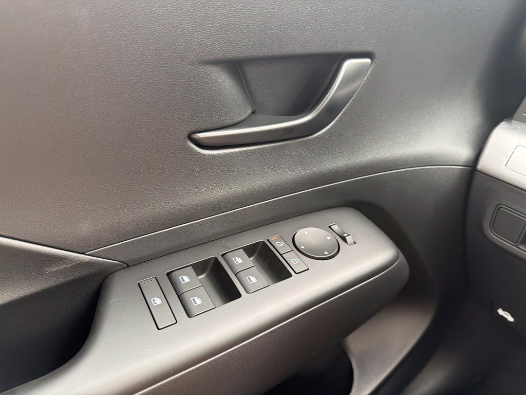 New 2027 Hyundai Kona SE AWD/4WD image 27