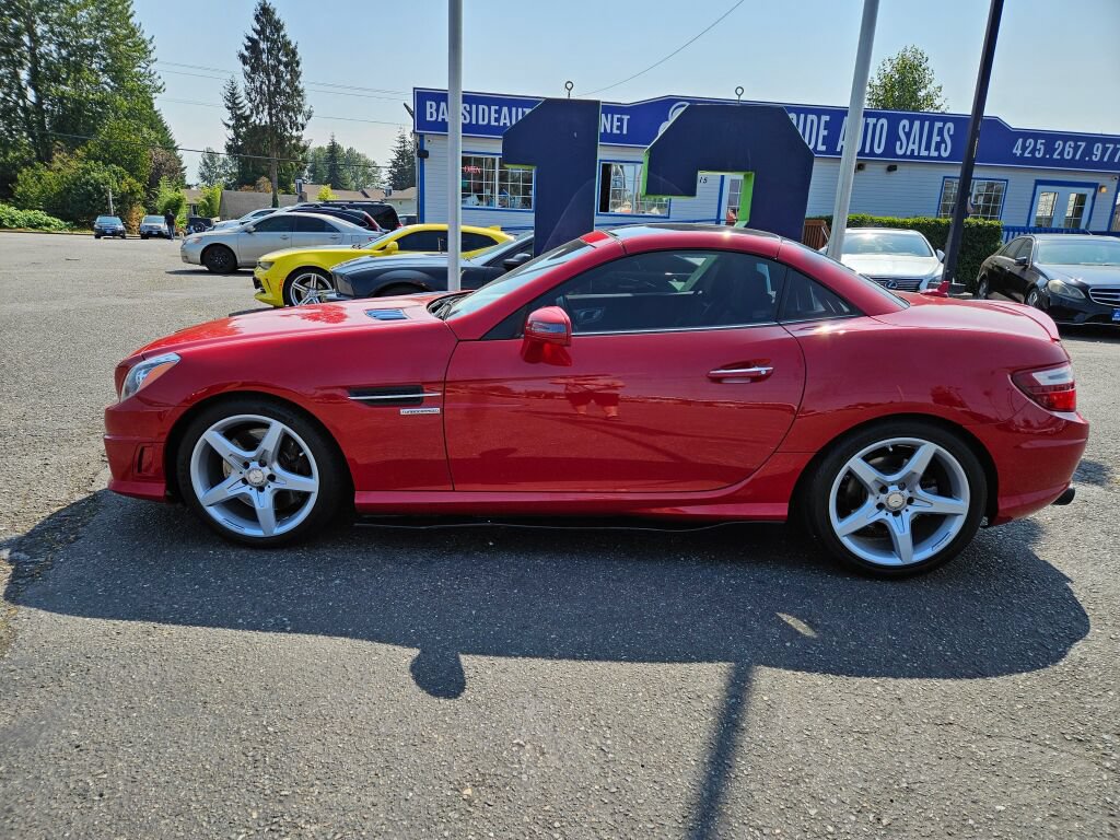 Used 2016 Mercedes-Benz SLK 300 w/ Premium 2 Package image 2