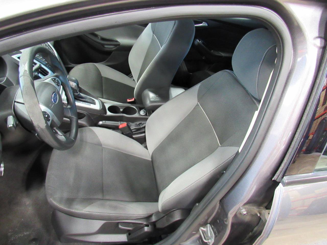 Used 2014 Ford Focus SE FWD image 13