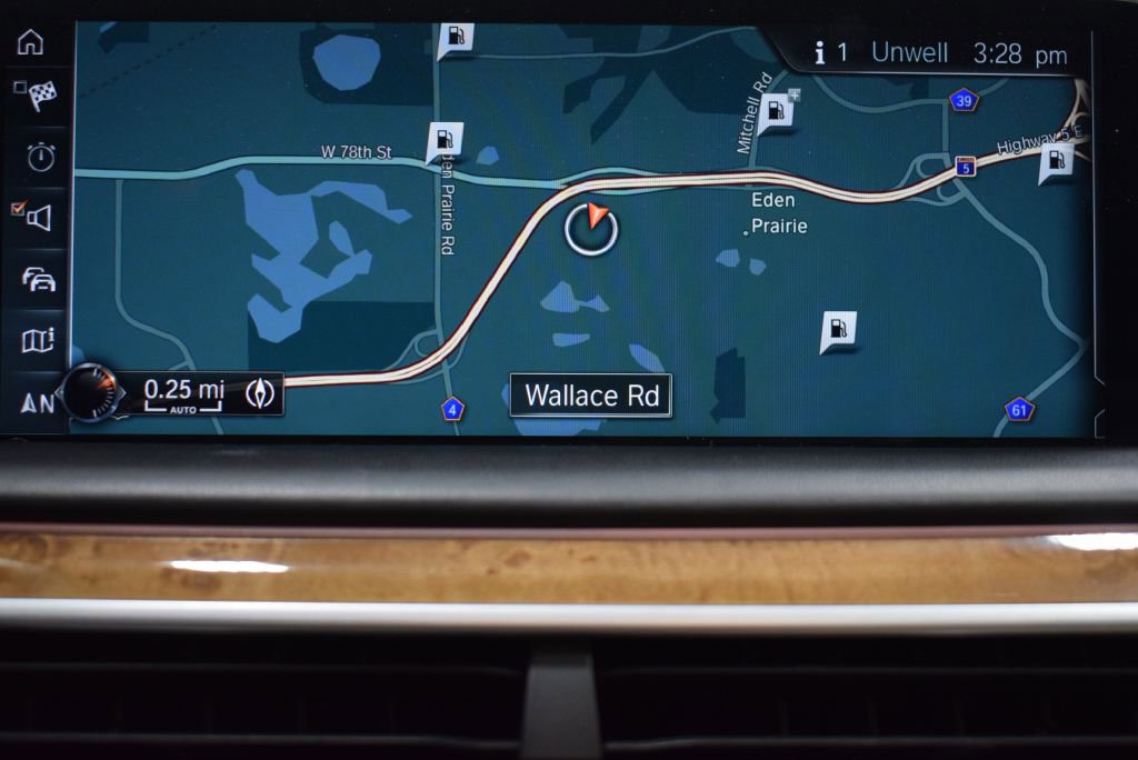 Used 2017 BMW 750i xDrive image 27