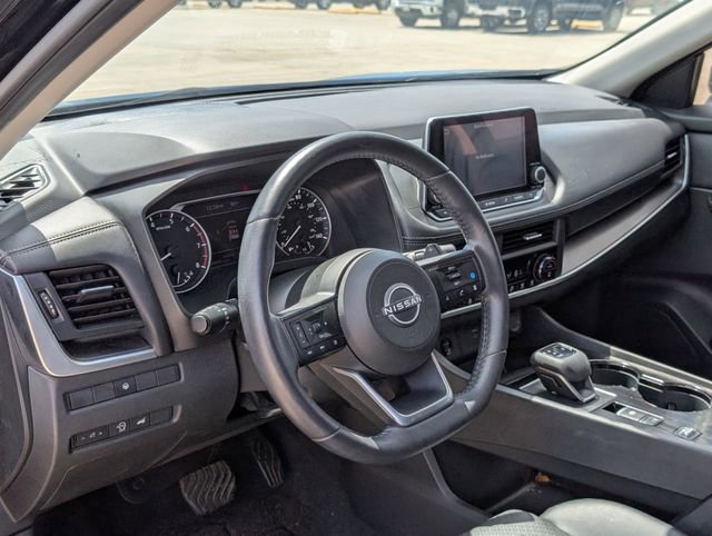 Used 2024 Nissan Rogue SV w/ SV Premium Package image 12
