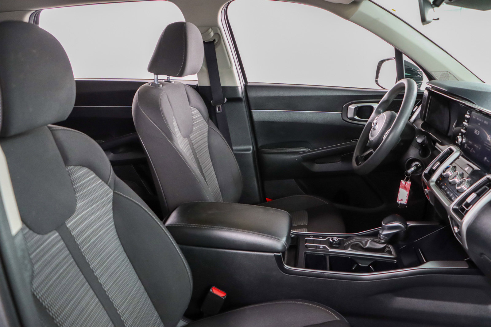 Used 2021 Kia Sorento LX image 27