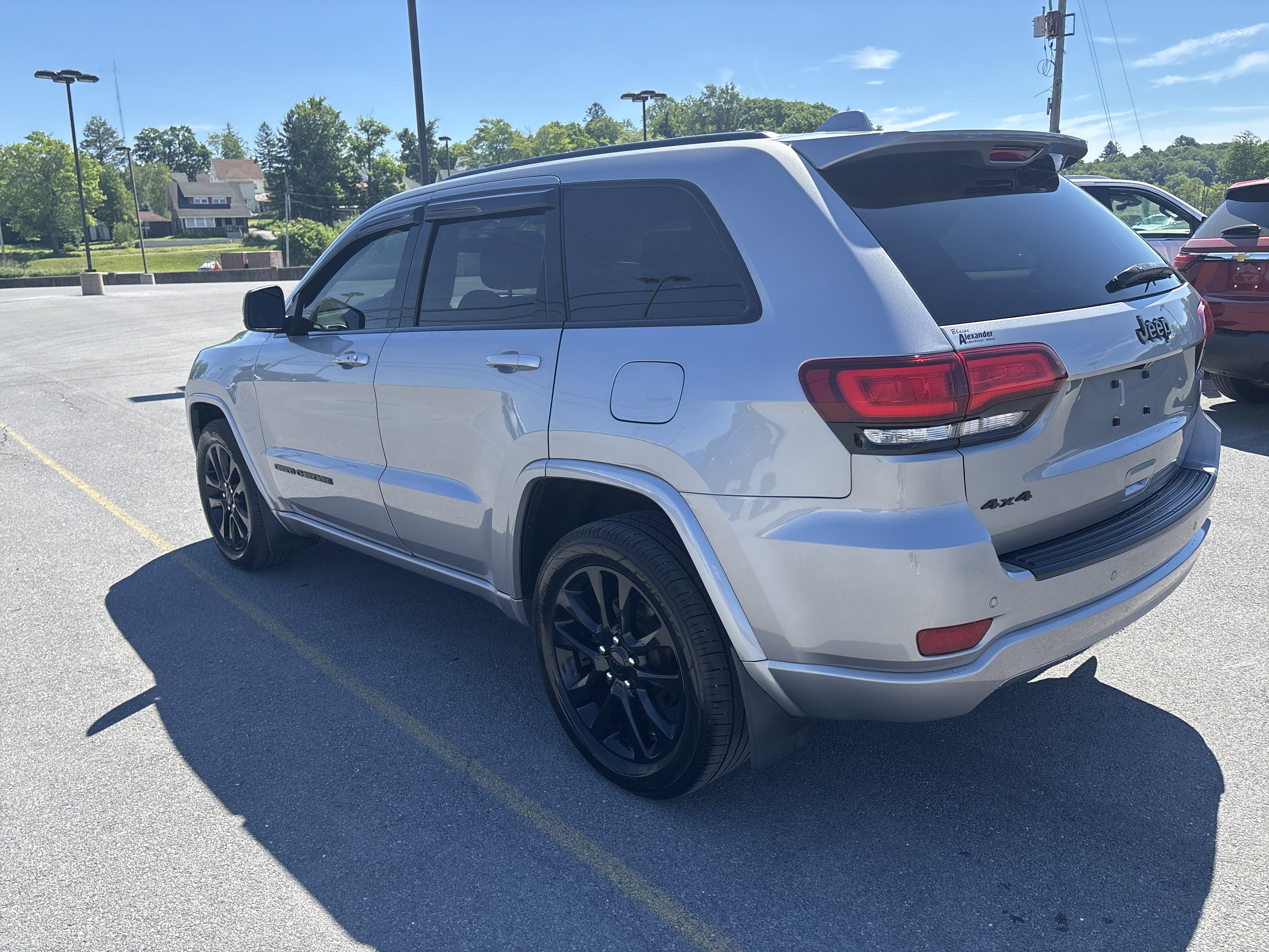 Used 2021 Jeep Grand Cherokee Laredo X AWD/4WD image 6
