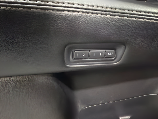 Used 2014 Nissan Pathfinder SL w/ SL Tech Package FWD image 10