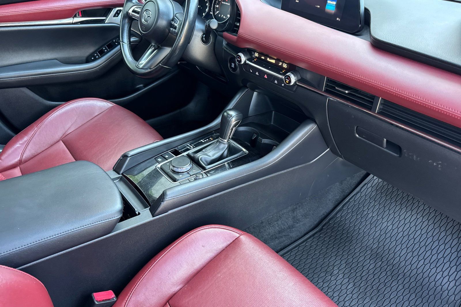 Used 2022 MAZDA MAZDA3 s image 18