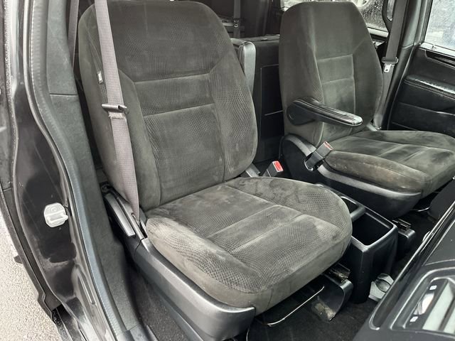 Used 2016 Dodge Grand Caravan SE FWD image 24