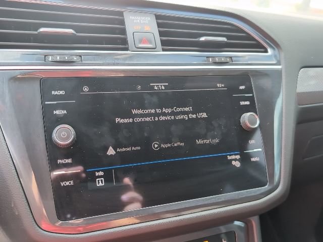 Used 2023 Volkswagen Tiguan SE R-Line image 16