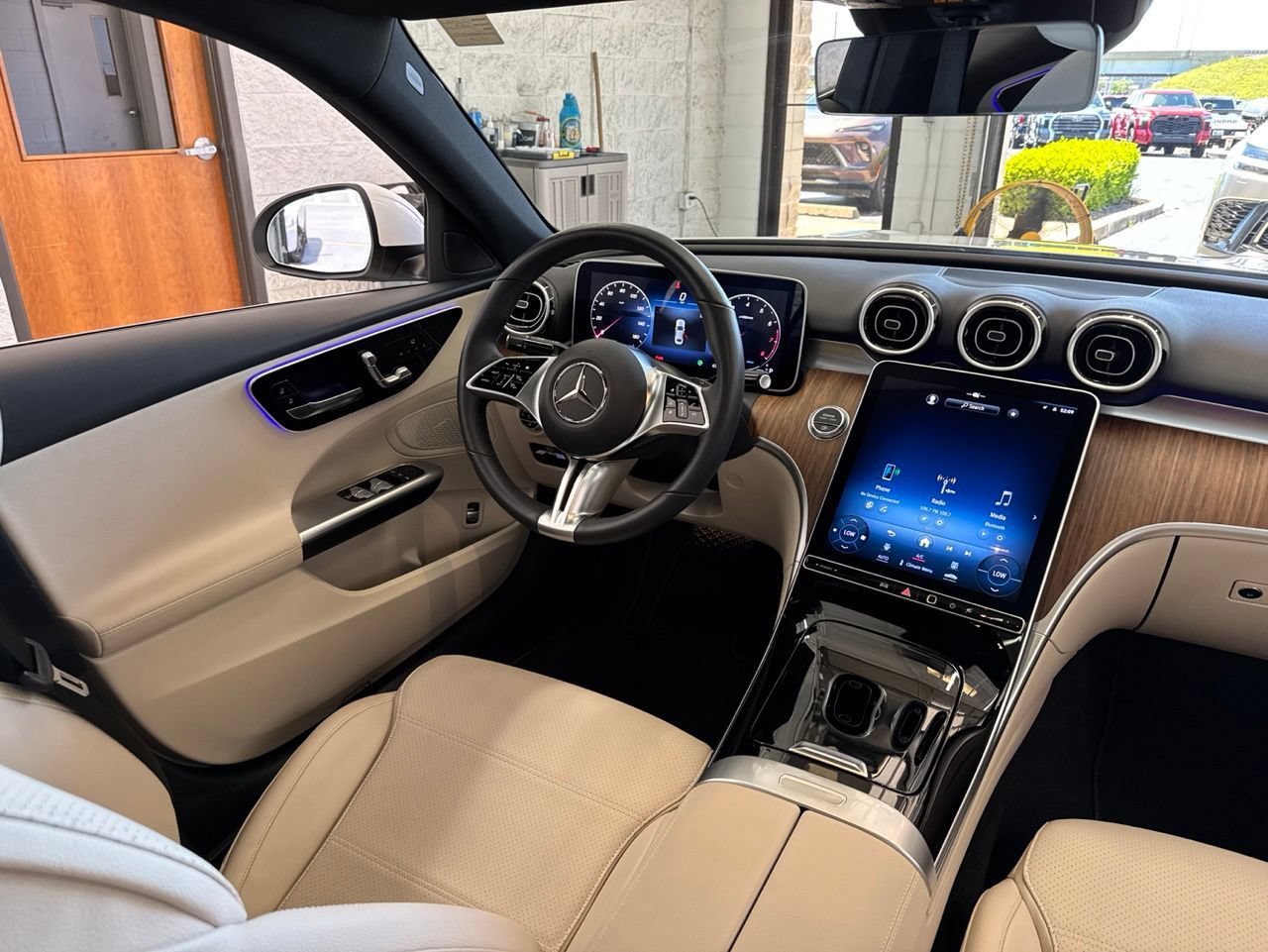 Used 2023 Mercedes-Benz C 300 4MATIC Sedan image 39