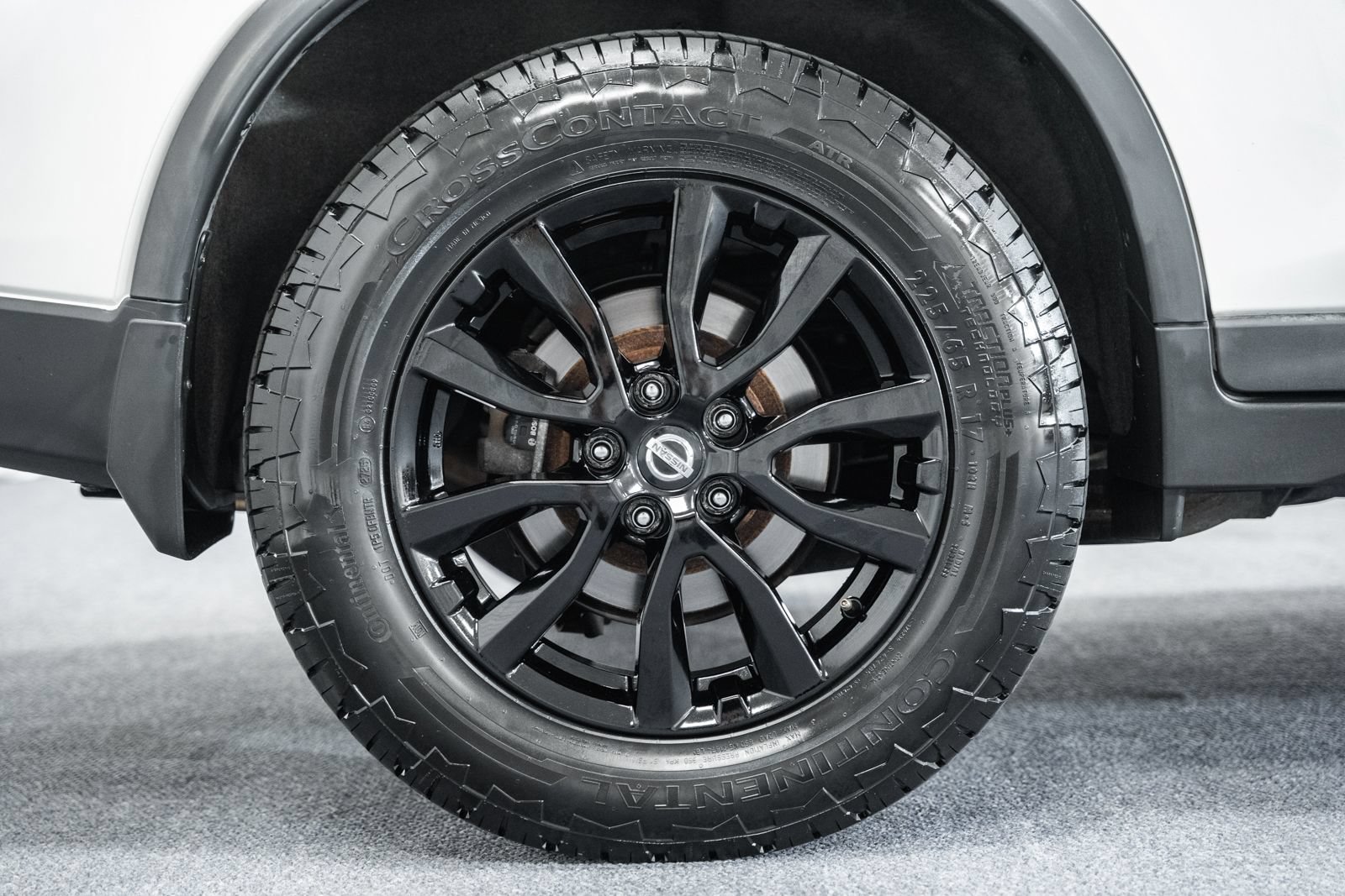 Used 2017 Nissan Rogue SV AWD/4WD image 15