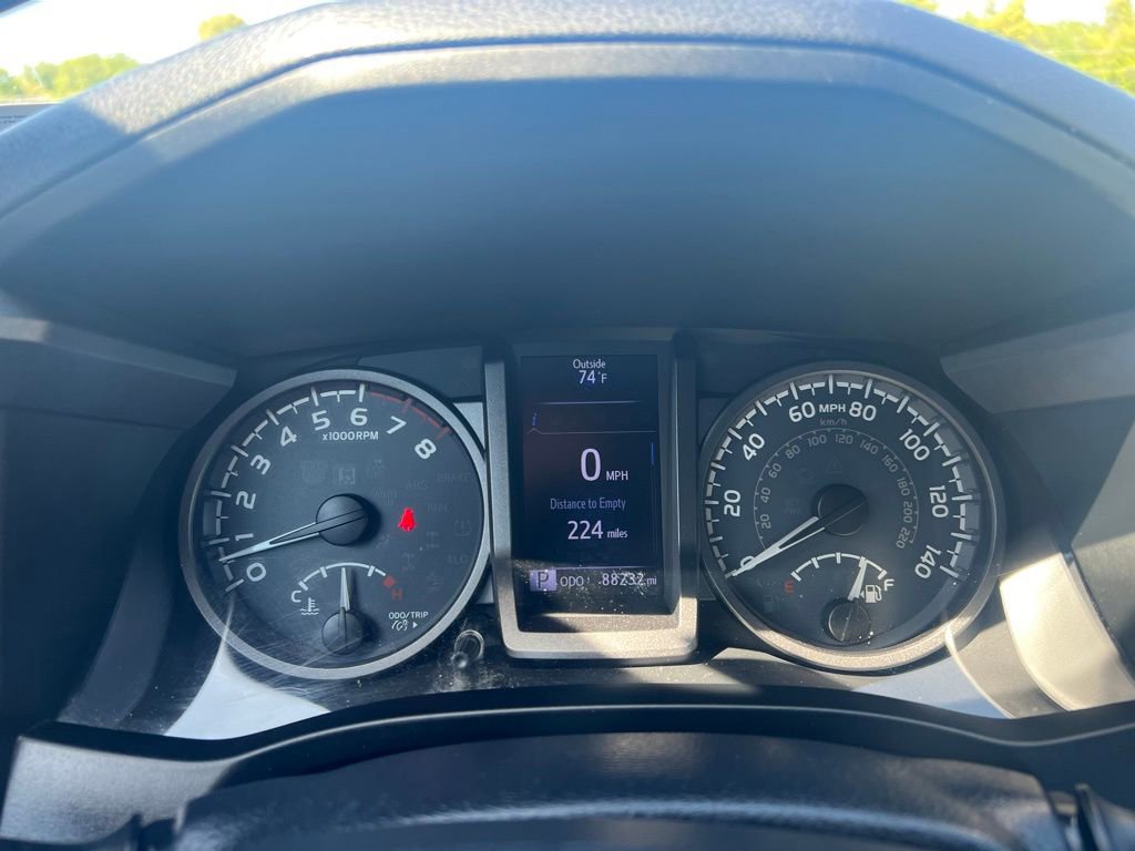 Used 2018 Toyota Tacoma TRD Sport w/ Technology Package image 18