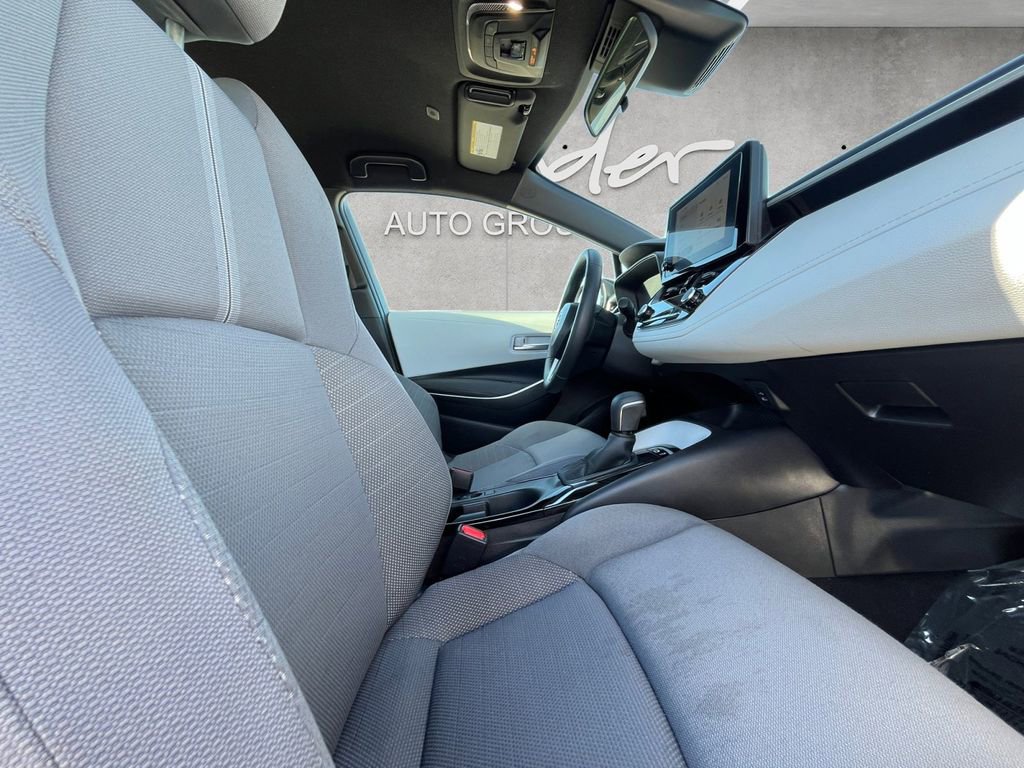 Used 2025 Toyota Corolla SE image 24