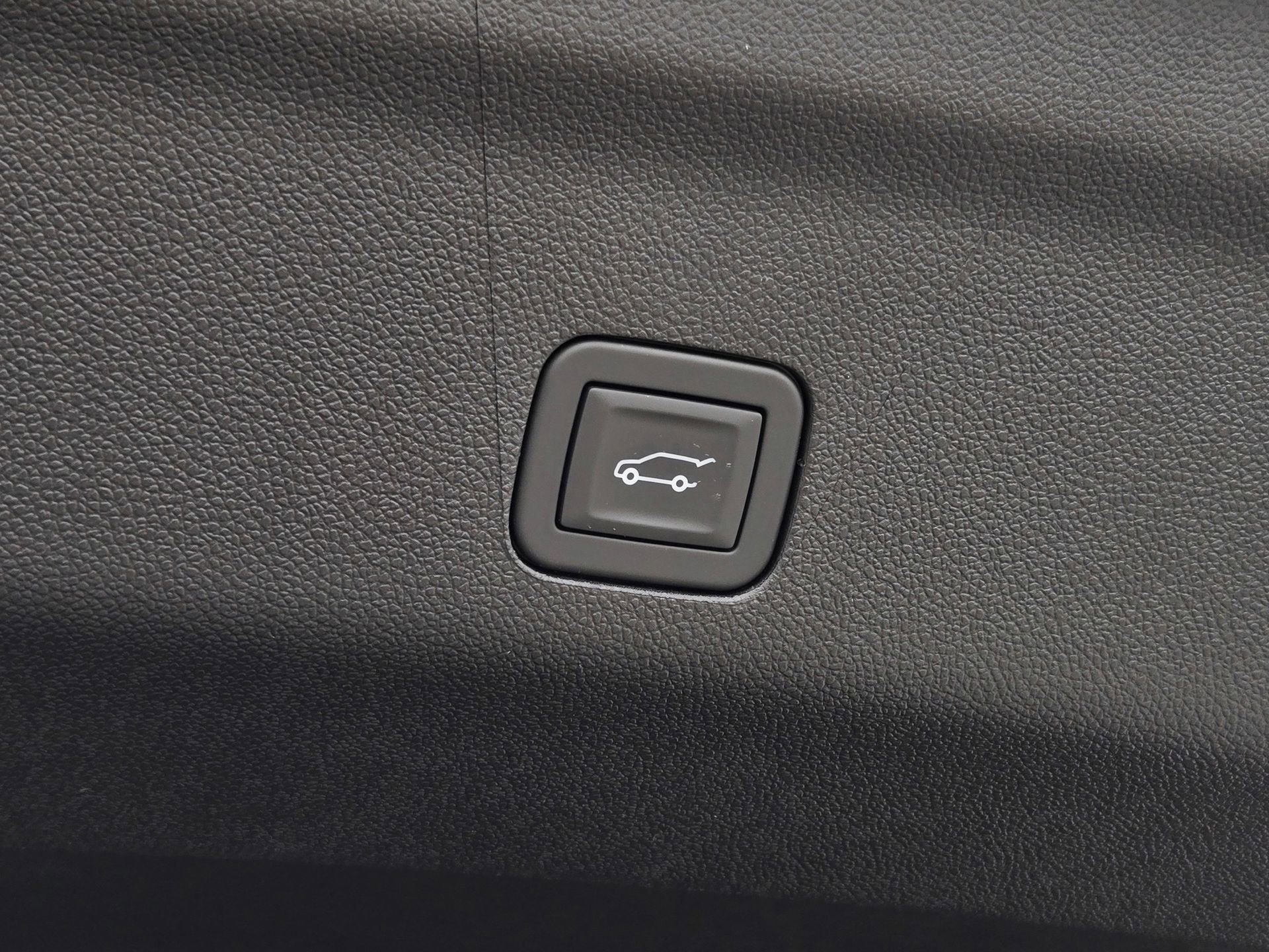 New 2026 GMC Yukon AT4 Ultimate w/ LPO, Floor Liner Package AWD/4WD image 34