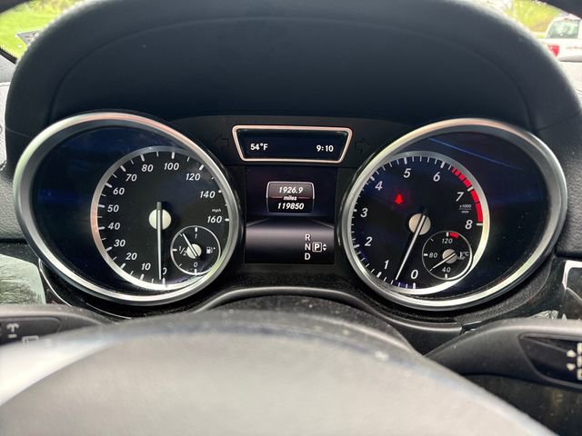 Used 2015 Mercedes-Benz GL 550 4MATIC image 26