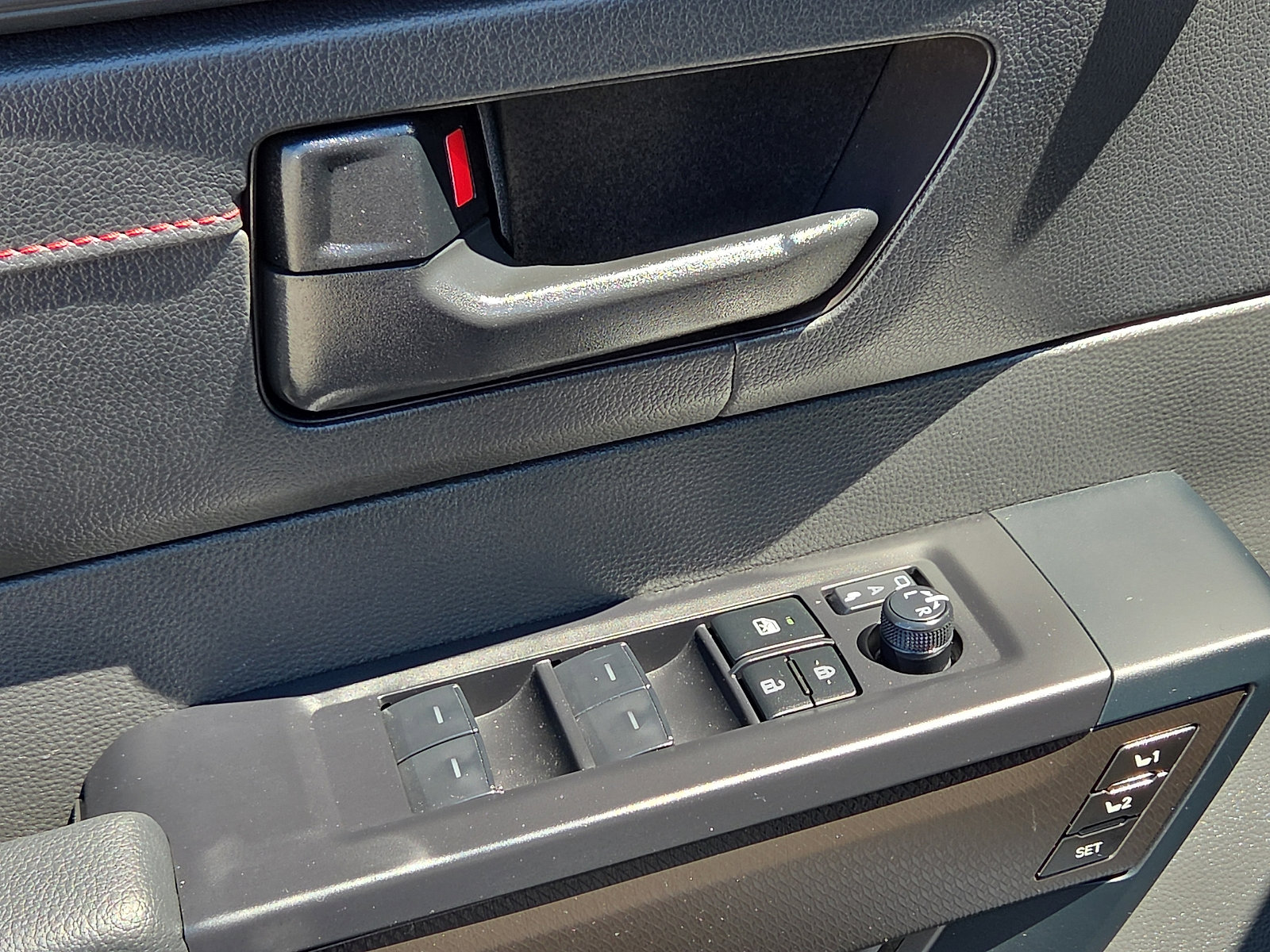 Used 2025 Toyota Sequoia TRD Pro AWD/4WD image 15