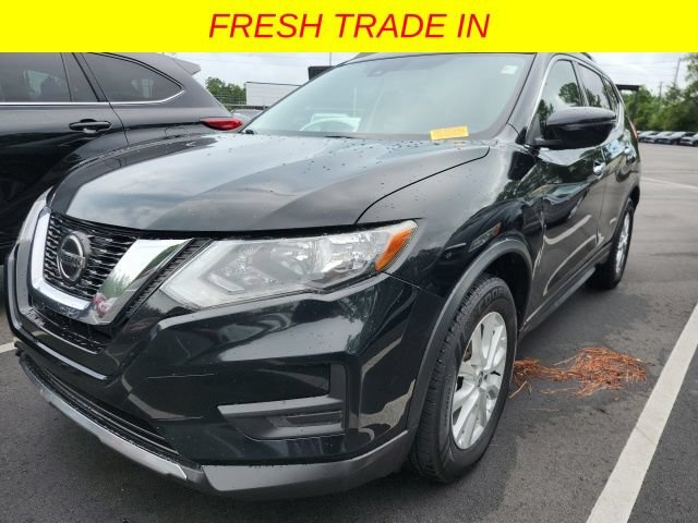 Used 2020 Nissan Rogue SV FWD image 2