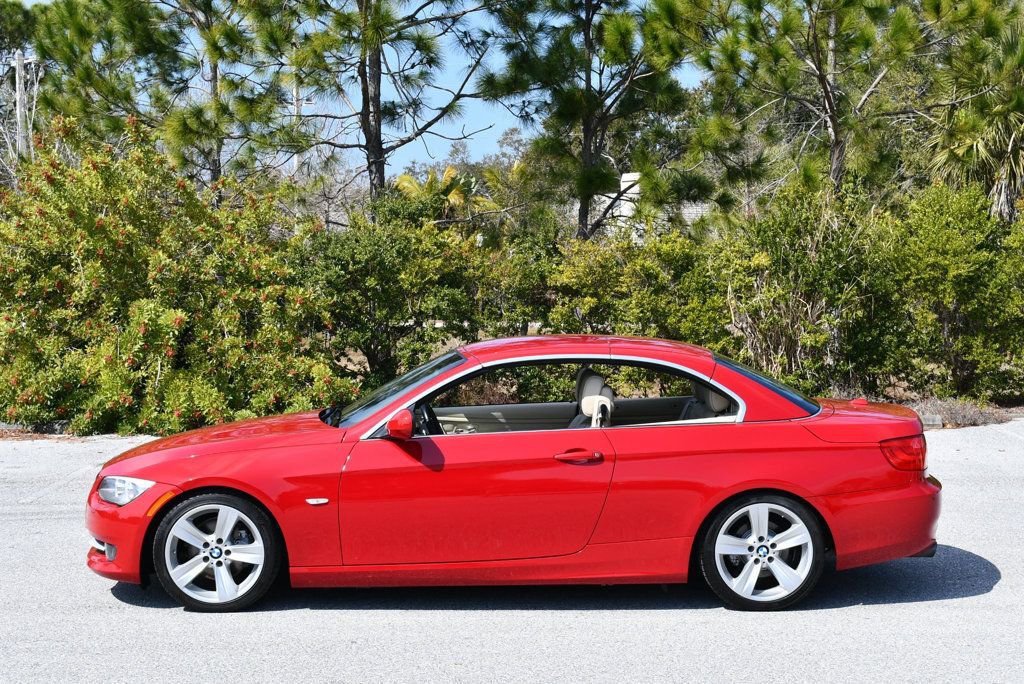 Used 2011 BMW 328i Convertible image 32