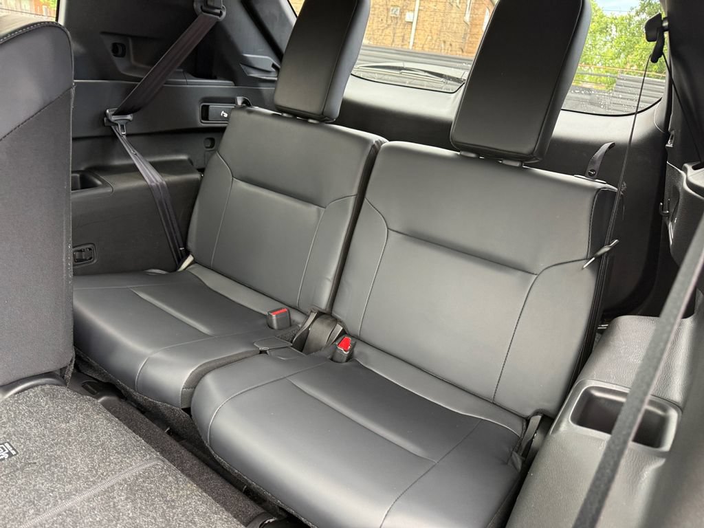 Used 2025 Mitsubishi Outlander SE AWD/4WD image 31