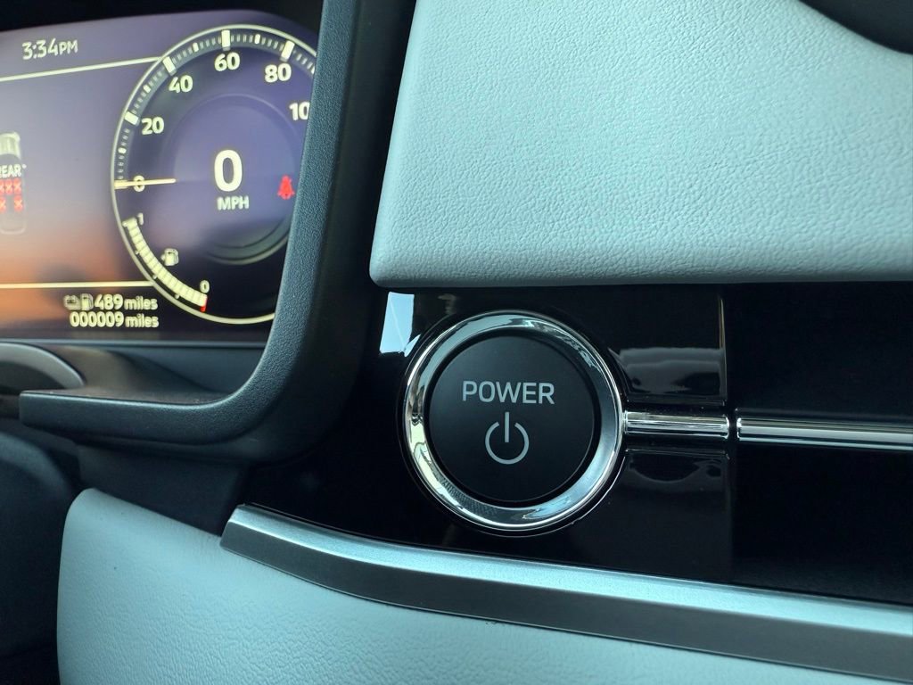 New 2025 Mitsubishi Outlander SEL image 12